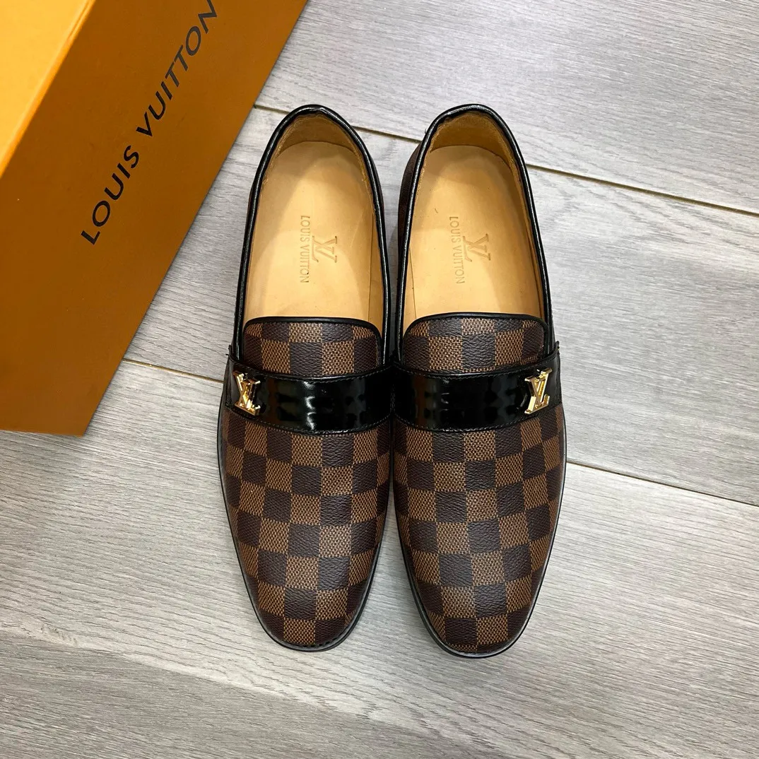 Ex-factory price 500💵LV casual leather shoes, elegant original last type! Simple, luxurious and elegant, the first choice for successful men. Material: Imported top original material + cow lining. Private molded outsole! Domineering, noble and luxurious, code number: 38 39 40 41 42 43 44 (45, 46, 47 customized)